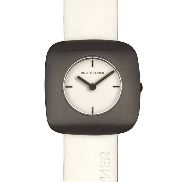 Uhr mit quadratischem Gehäuse, schwarzem Zifferblatt und weißem Lederarmband