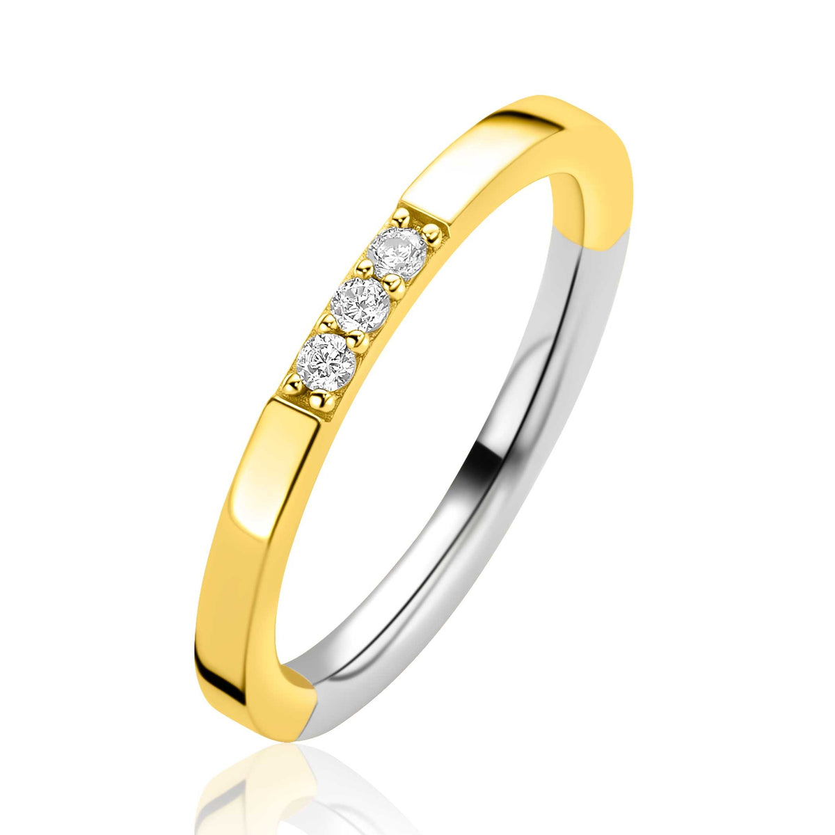Ring mit vergoldeter Oberfläche und drei kleinen, klaren Edelsteinen