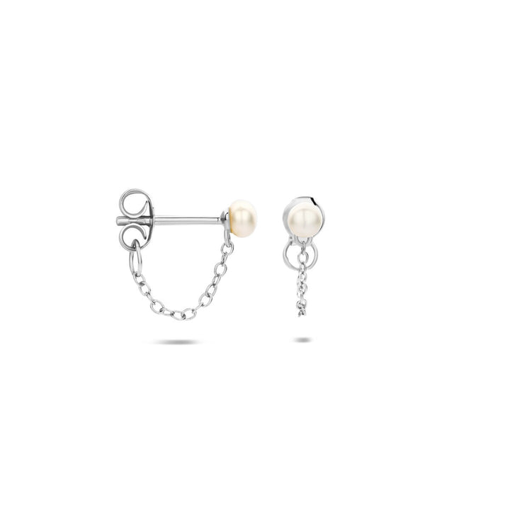 Zilveren oorhangers met parel – gerhodineerd 925 zilver