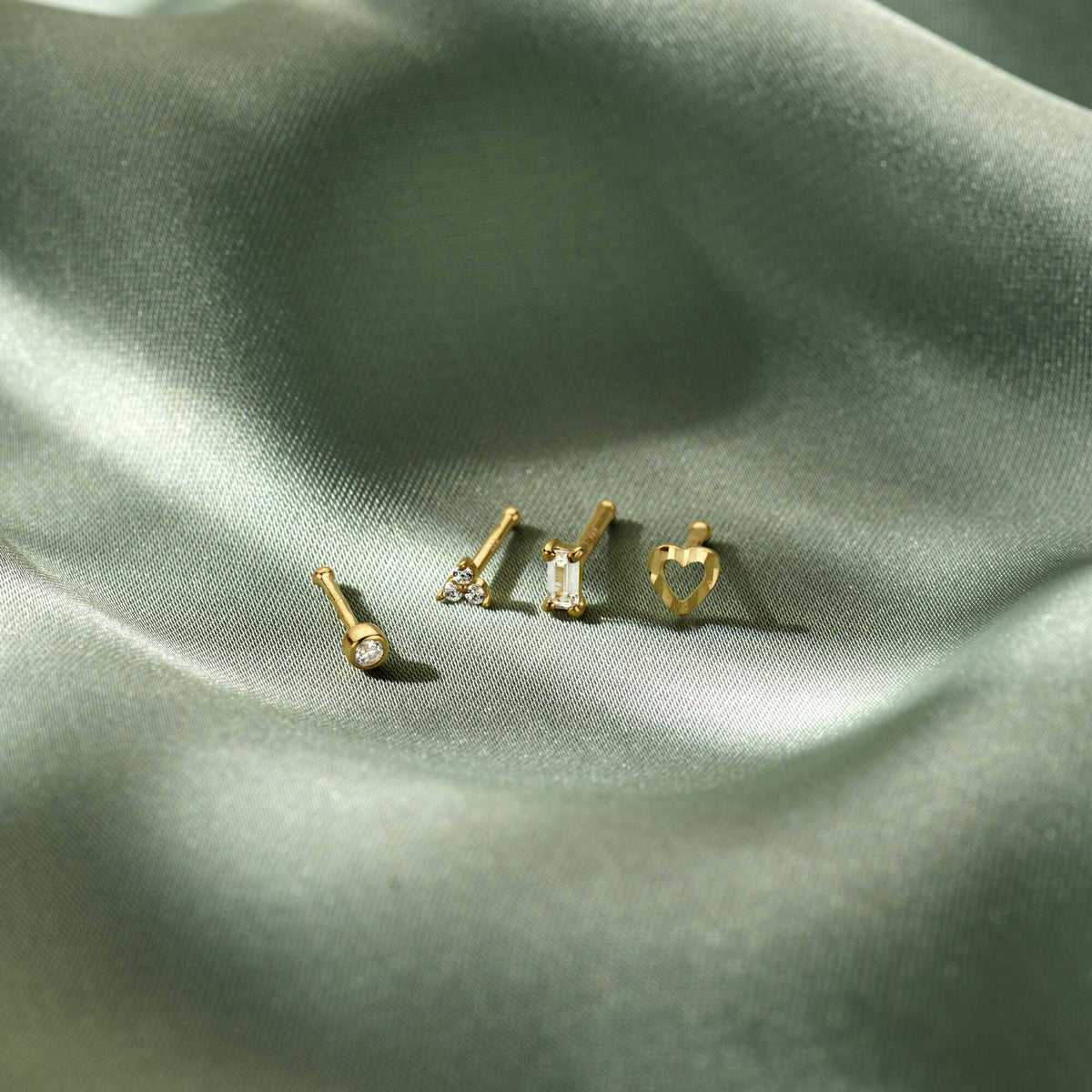 14 Karat Gelbgold Nasenstecker in Herzform