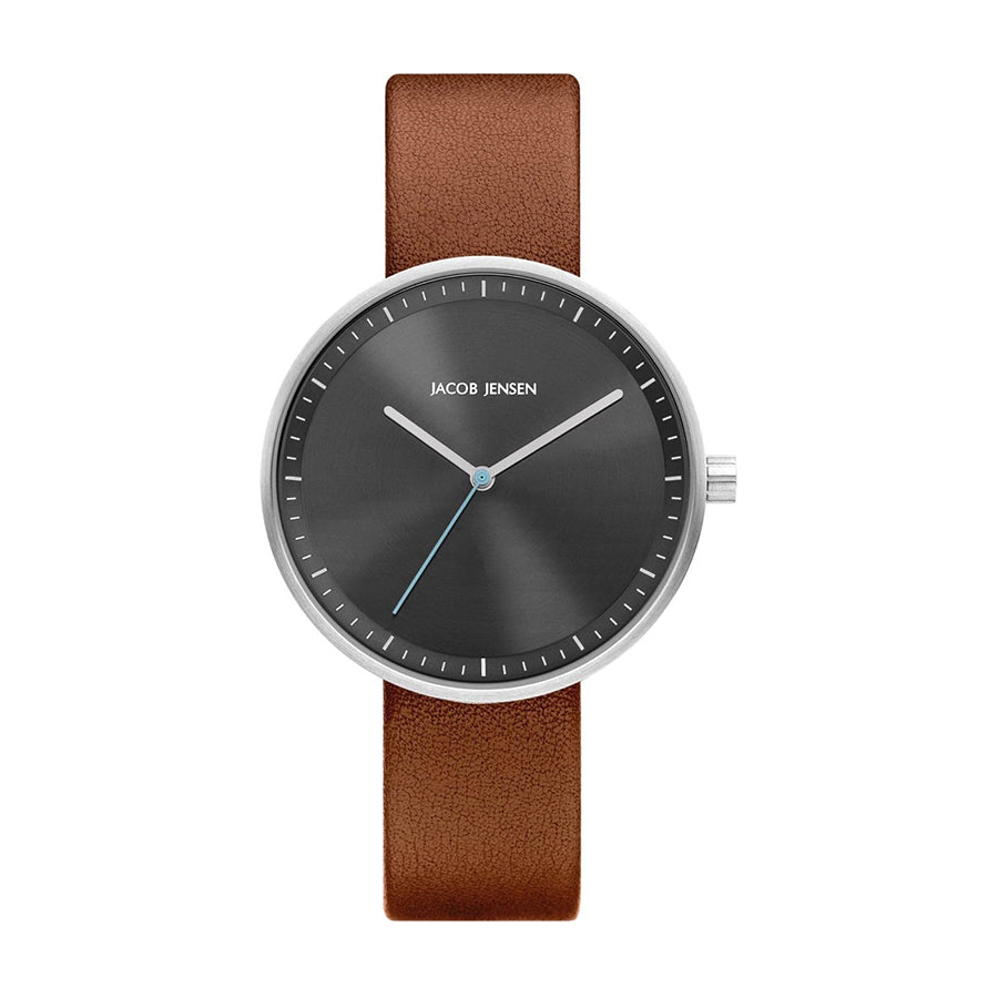 Uhr mit schwarzem Zifferblatt, silbernem Gehäuse und braunem Lederarmband