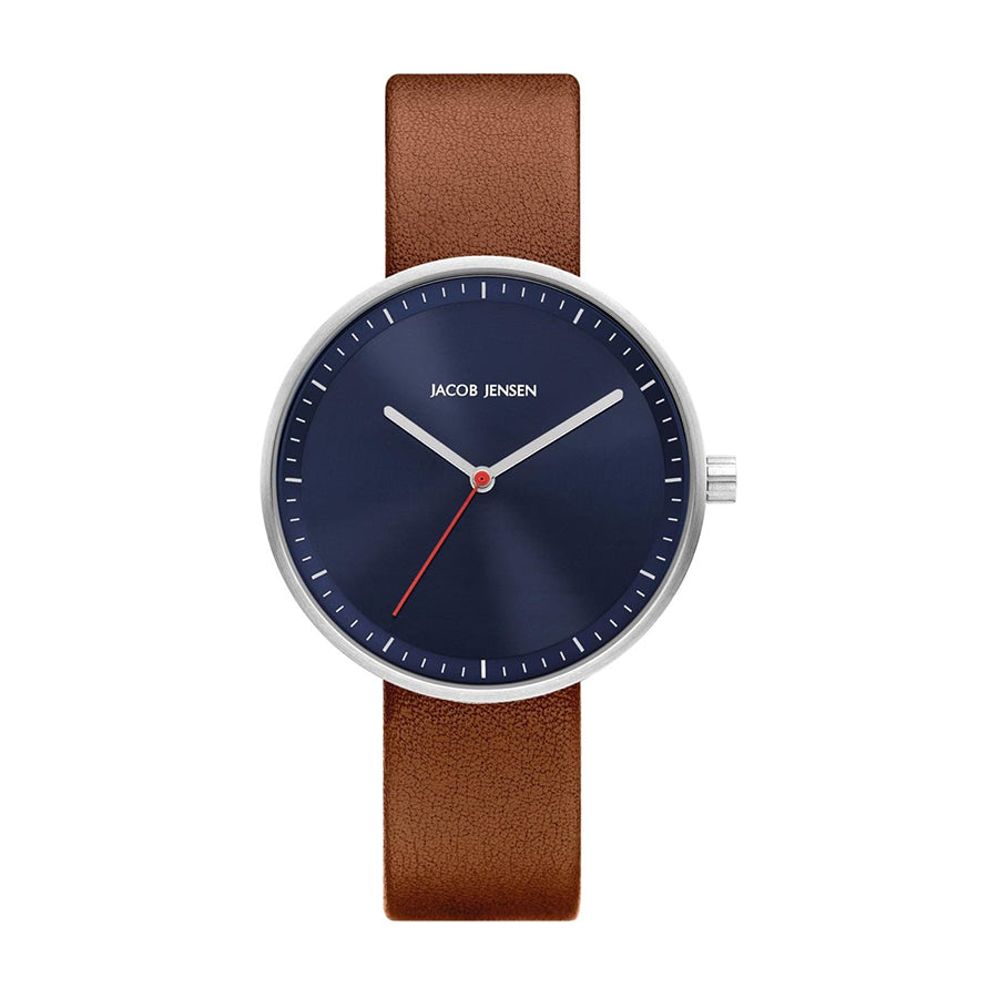 Uhr mit blauem Zifferblatt, silbernem Gehäuse und braunem Lederarmband