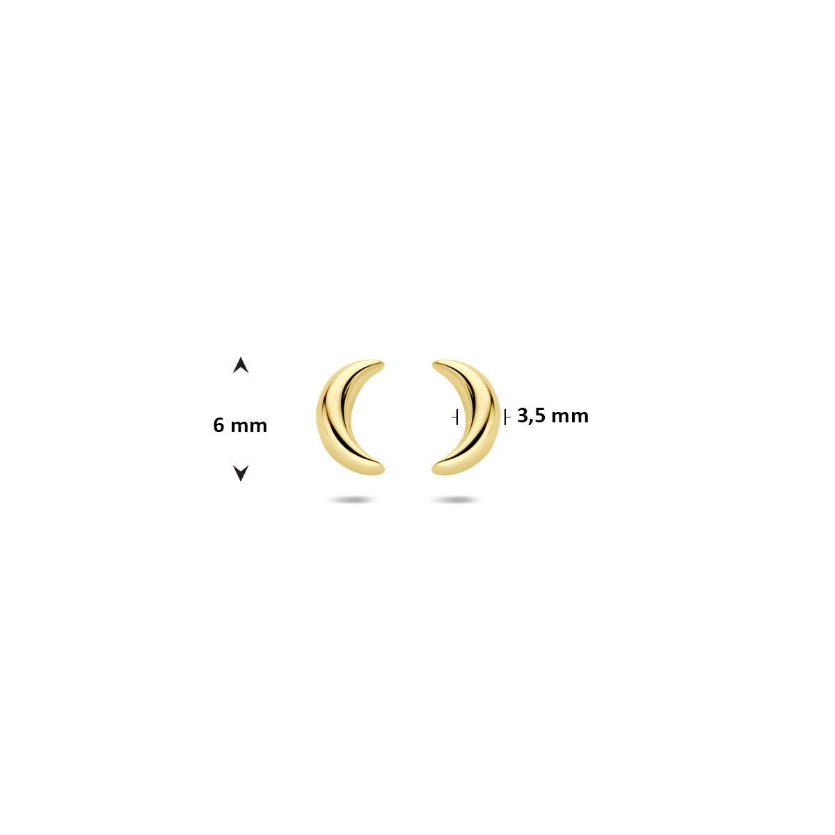 Een paar Van der Kooij Collectie oorknoppen maan 6 mm 14K geelgoud staan naast elkaar op een witte achtergrond. Pijlen en afmetingen laten zien dat deze halvemaanvormige damesoorbellen 6 mm hoog en 3,5 mm breed zijn.