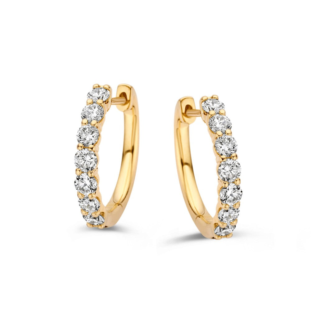 Gelbgoldene Creolen mit Diamanten in Chatonfassung, insgesamt 1,00 ct