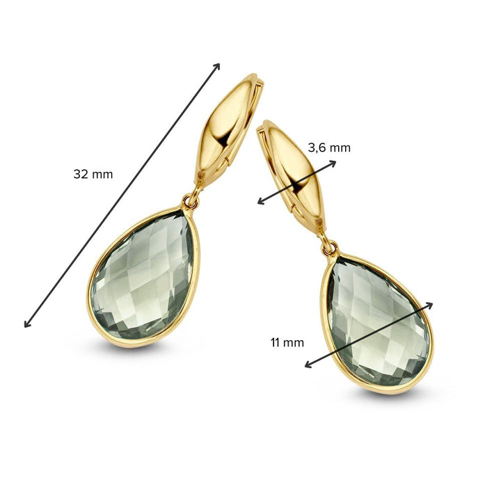 De Stralende Geelgouden Oorringen met Citrien Aanhangers van Excellent Jewelry zijn 14 karaat goud oorbellen met peervormige, gefacetteerde citrienen van 32 x 11 x 3,6 mm. Afmetingen zijn aangegeven met pijlen.
