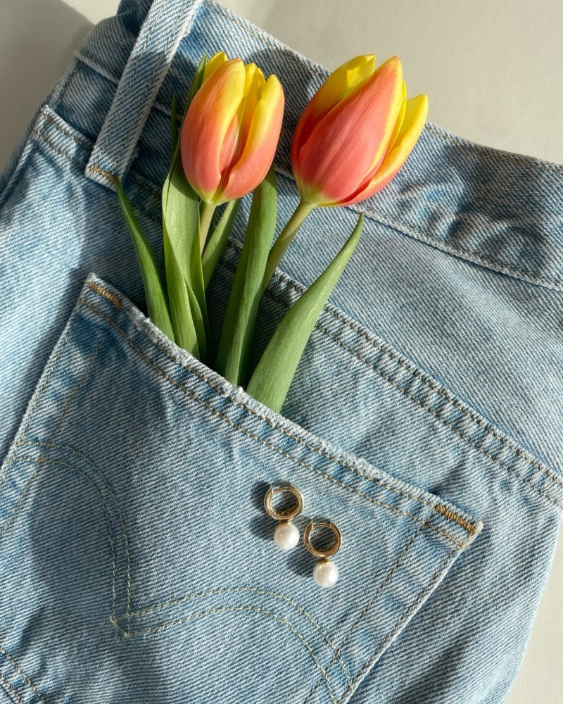 Elegante Ohrringe aus Gelbgold mit runden Perlen