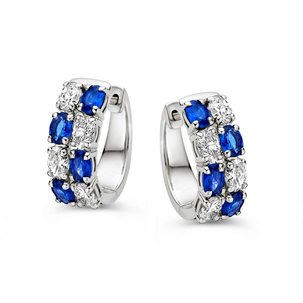 Weißgoldene Creolen mit oval geschliffenen blauen Saphiren und Diamanten, insgesamt 1,60 ct Saphir und 1,20 ct Diamant