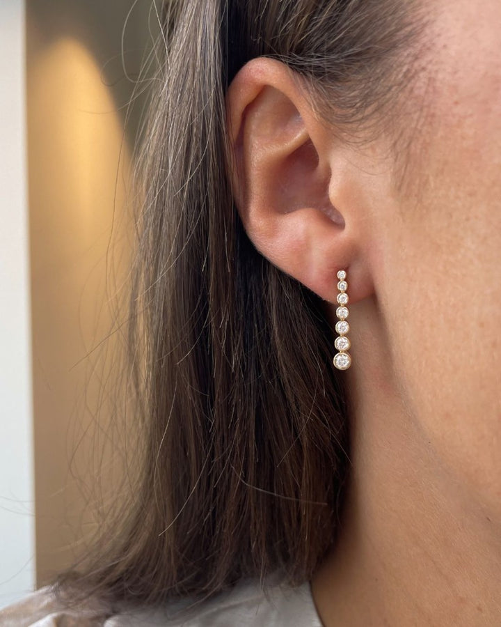 Schitterende Geelgouden Diamanten Oorhangers met Briljanten in Oplopende Grootte – 0,70 crt.
