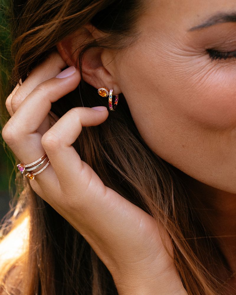 Roségoldene Ohrstecker mit orangefarbenen Saphiren und Brillanten
