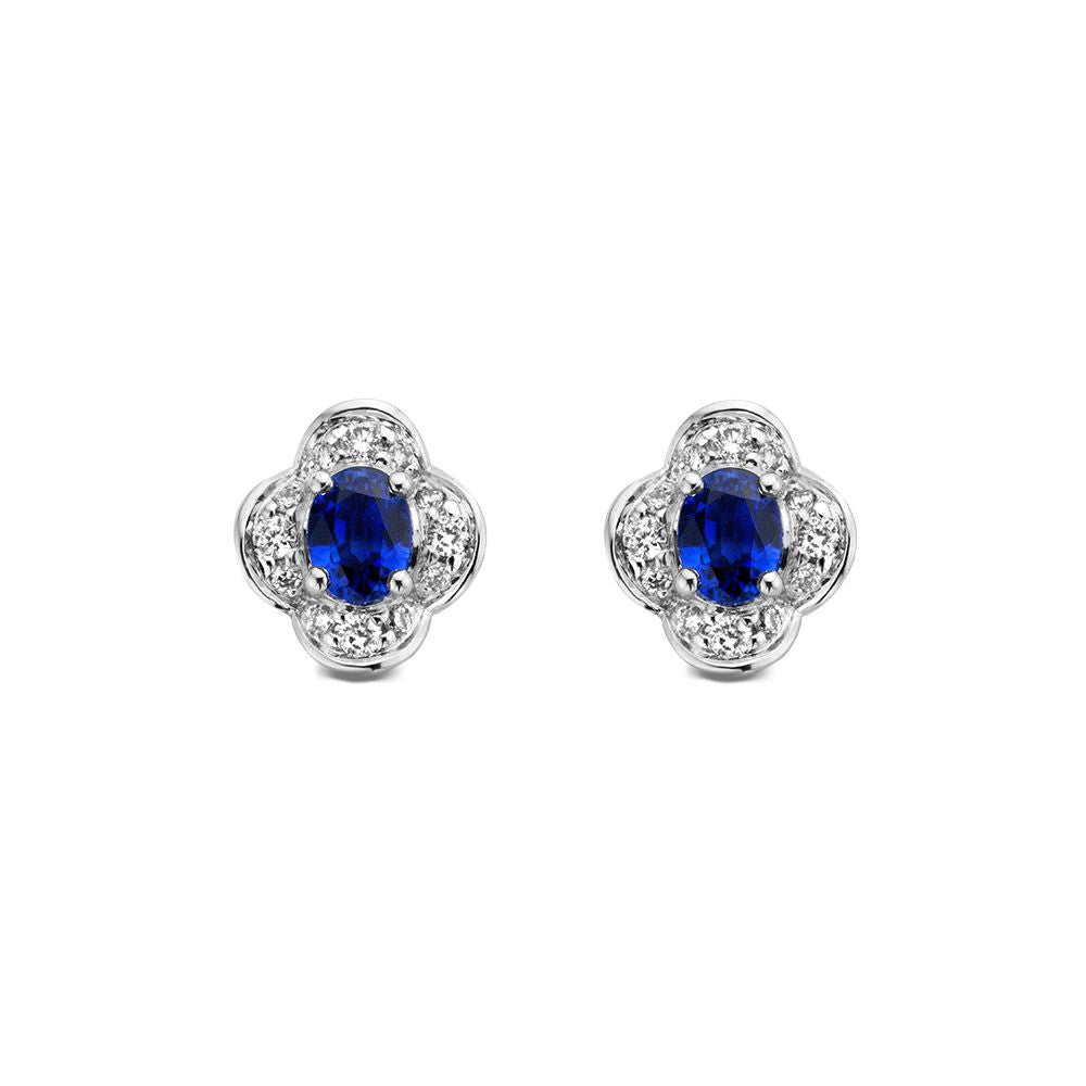 14K Ohrstecker für Damen mit ovalem, blauem Saphir und umgeben von kleinen, weißen Diamanten