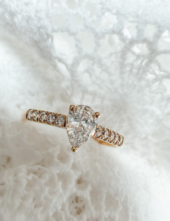 Ring Ava Royal 0,75 crt. geelgoud