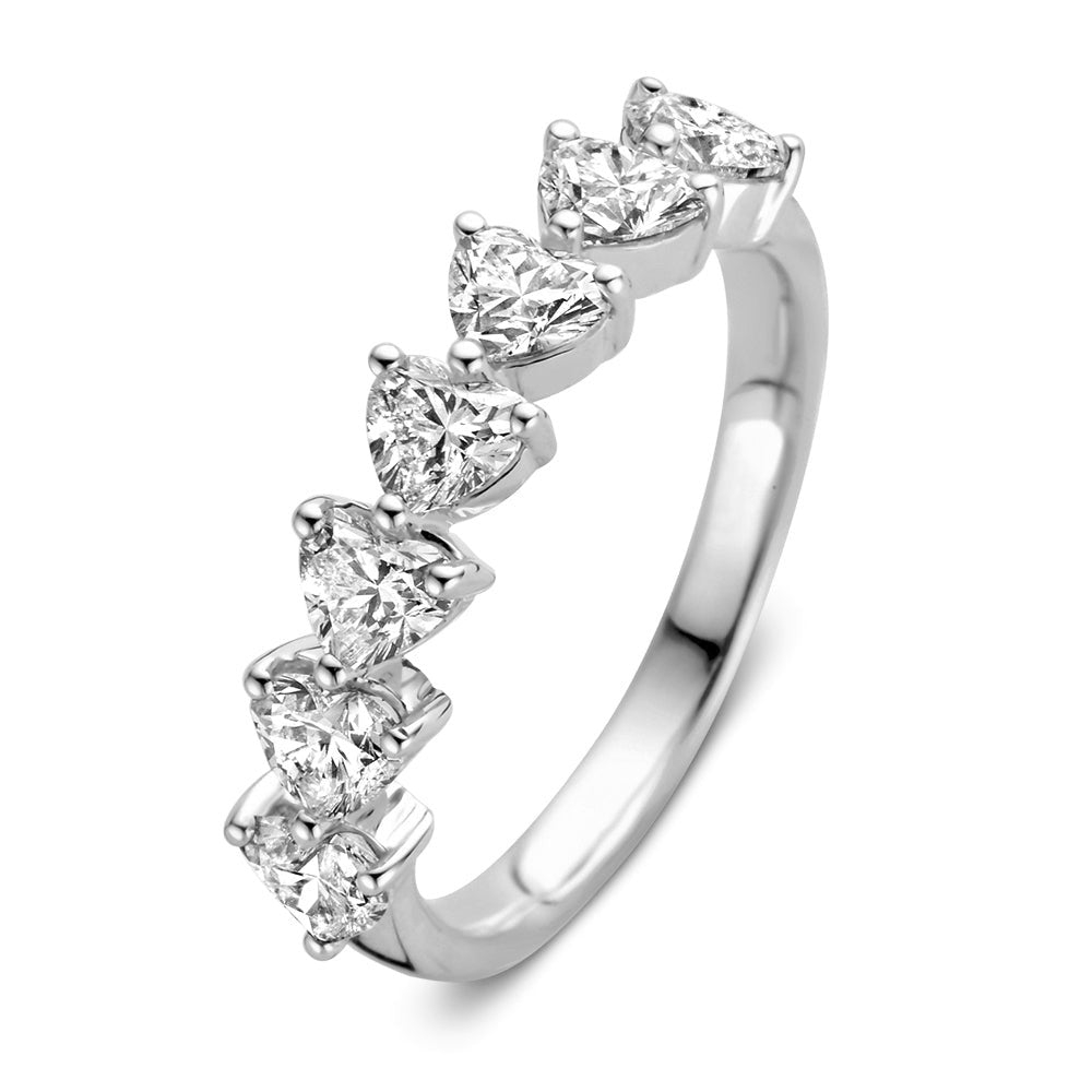 Ring aus Weißgold mit fünf funkelnden, herzförmigen Diamanten