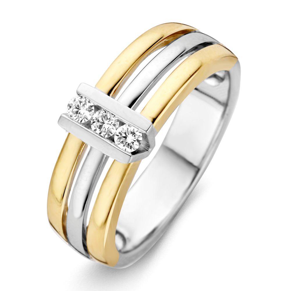 Breite bicolor Goldring mit drei Brillanten in V-Zettungen und glänzender Oberfläche