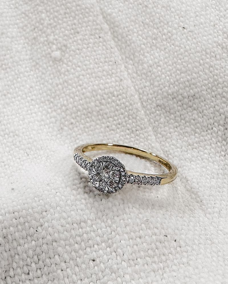 Bicolor Diamant Entourage Ring Damen 14 Karat Gelb-/Weißgold mit Ovalem Diamant 0.24ct