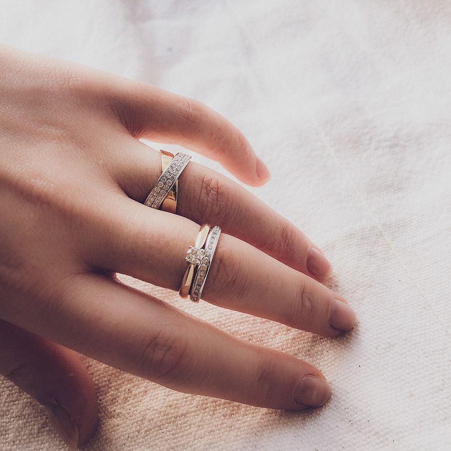 Bicolor-Diamantring mit Brillant-Zentralstein – 0,36 Karat