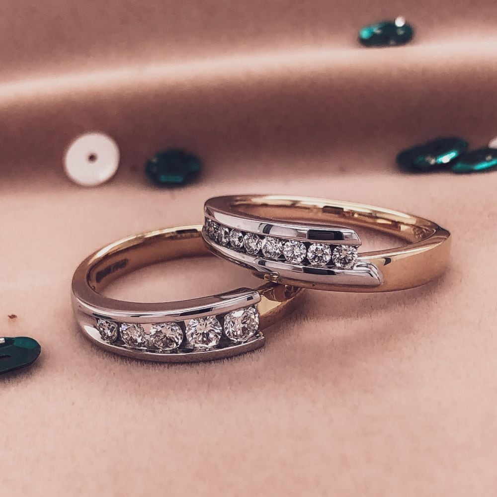 Bicolor-Damenring aus Weiß- und Gelbgold mit fünf Brillanten (0,41 ct) – 14 Karat Gold