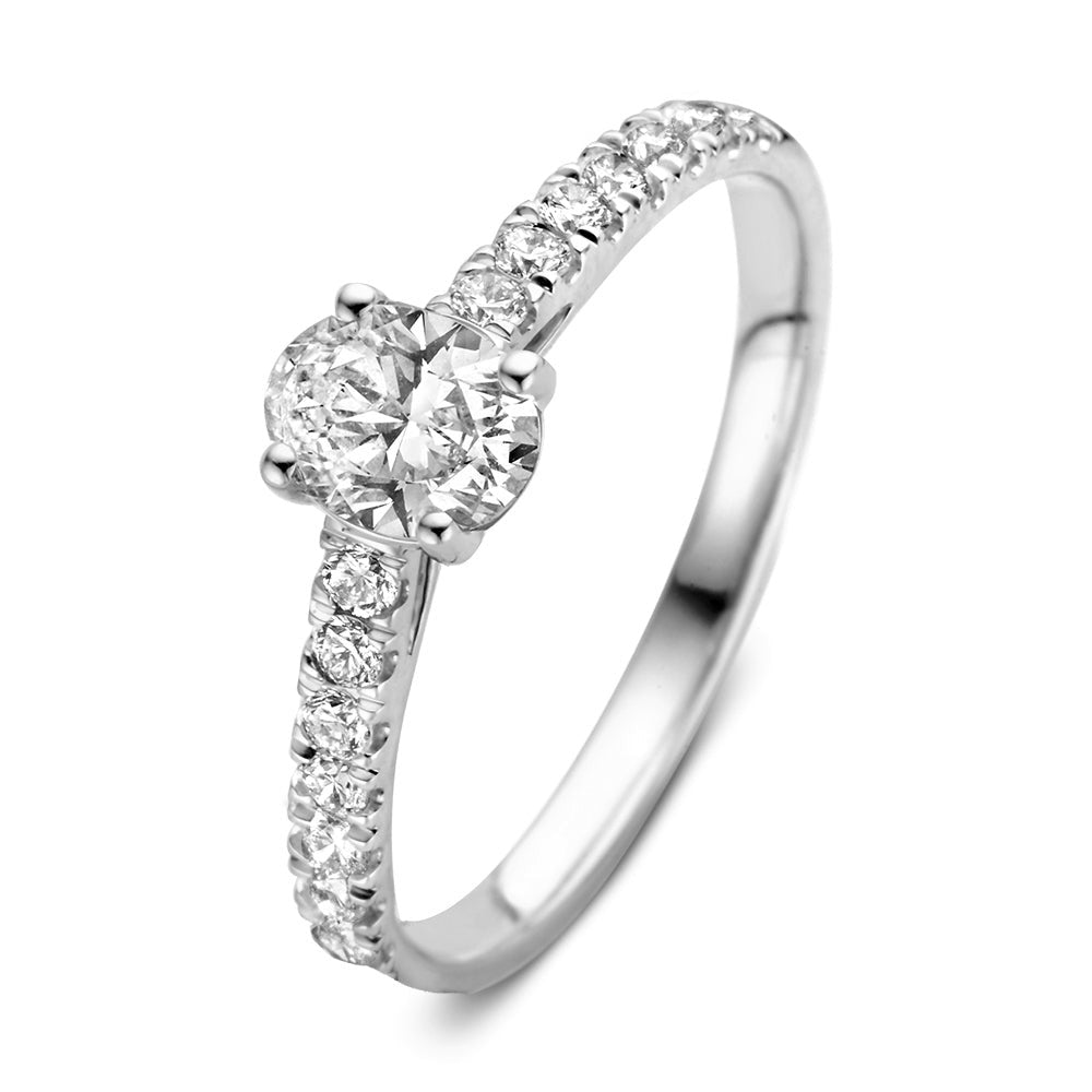 Ring aus Weißgold mit einem großen, runden Diamanten und kleinen, funkelnden Steinen am Band