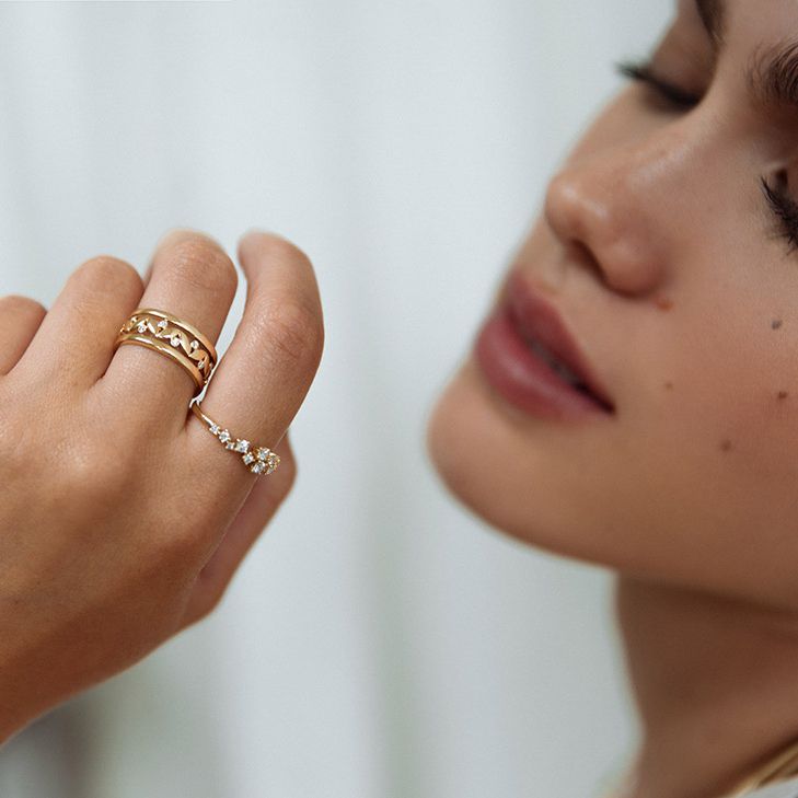 Einzigartiger Gelbgoldring mit Blattdesign und Diamant – Ein natürlicher Luxus 0,09 kt.
