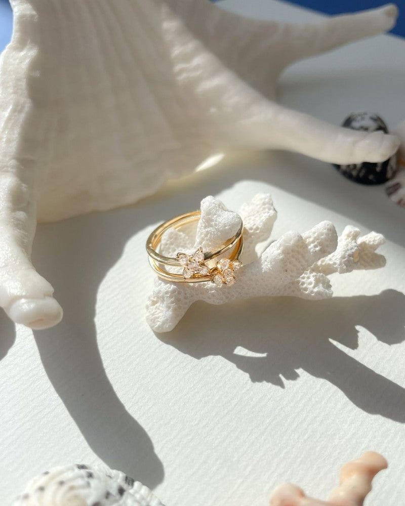 Eleganter Gelbgold Blumenring mit 0,15ct Diamant
