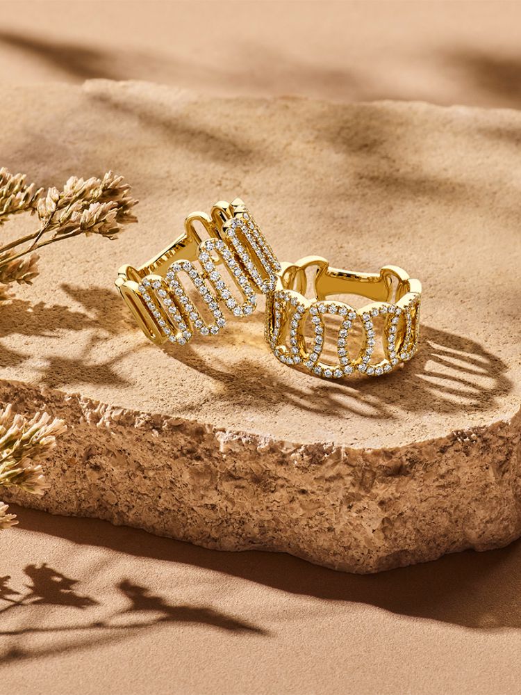 Einzigartiger Gelbgoldring mit ovalen Gliedern und funkelnden Diamanten – 14 Karat 0,62 kt.