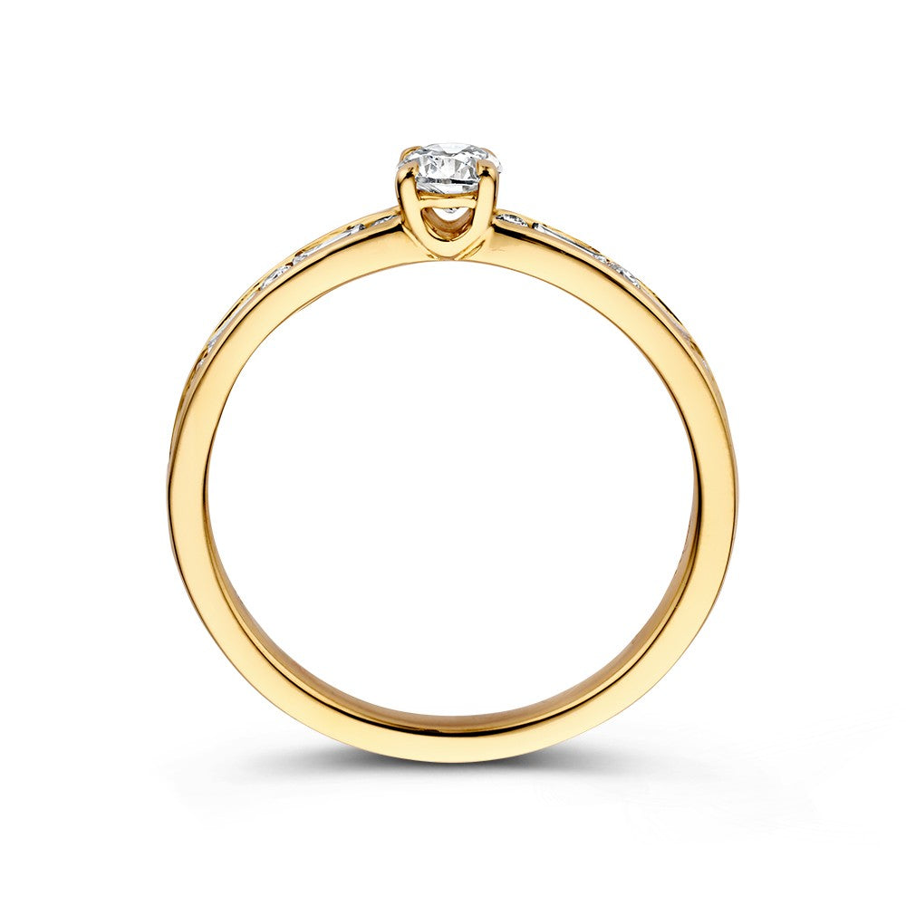 Stilvoller Gelbgold Diamant Solitär Ring mit Baguette- und Brillantschliffen – 14 Karat 0.63 Karat.