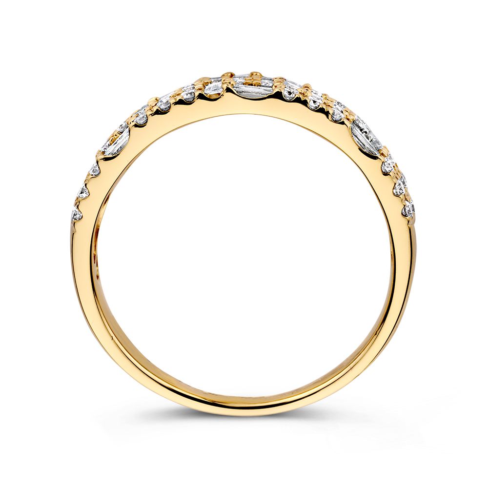 Eleganter Gelbgoldring mit Brillanten und Diamanten im Baguetteschliff 0,94 ct.