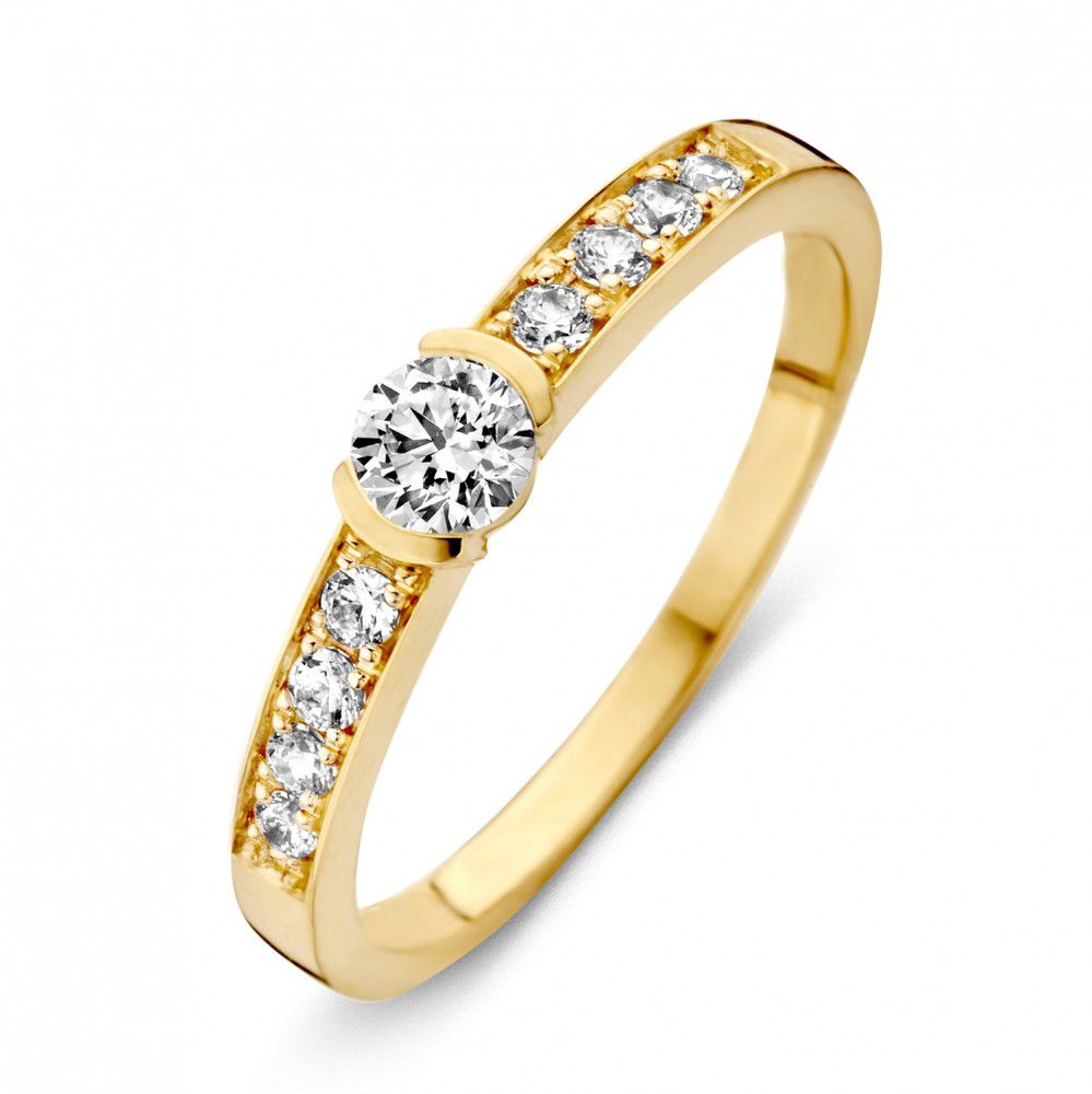 Gelbgoldener Ring mit Zirkonia, mit rundem Hauptstein und sieben weiteren Zirkonia-Steinen