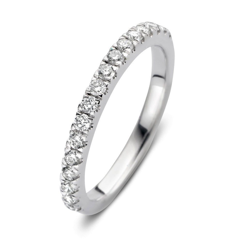 Ring aus Weißgold mit 0,30 ct Diamanten und glatter, polierter Oberfläche