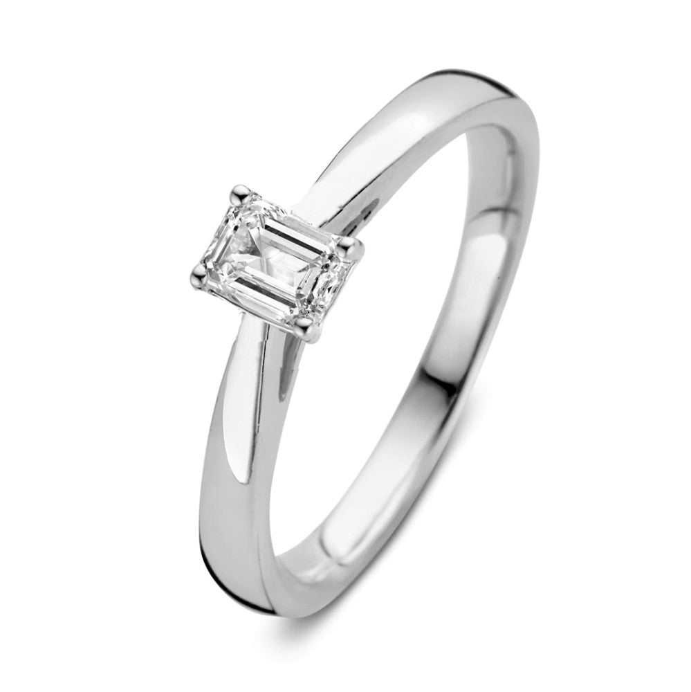 Ring aus Weißgold mit einem quadratischen Diamanten von 0,30 ct