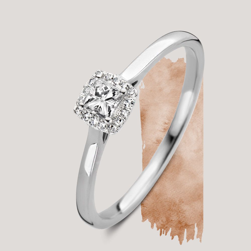 Eleganter Weißgoldring mit Diamanten im Princess-Schliff (0,24 Karat Gesamtgewicht)