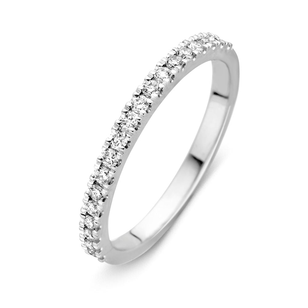 Ring aus 14 Karat Weißgold mit durchgehender Reihe von funkelnden Diamanten