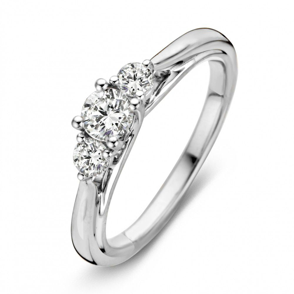 Weißgoldring mit drei Brillanten von insgesamt 0,51 Karat