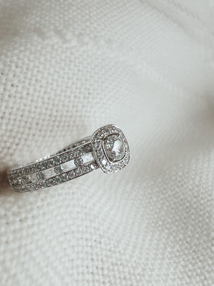 Atemberaubender klassischer Halo-Ring mit 0,55 Karat Diamanten im modernen Stil