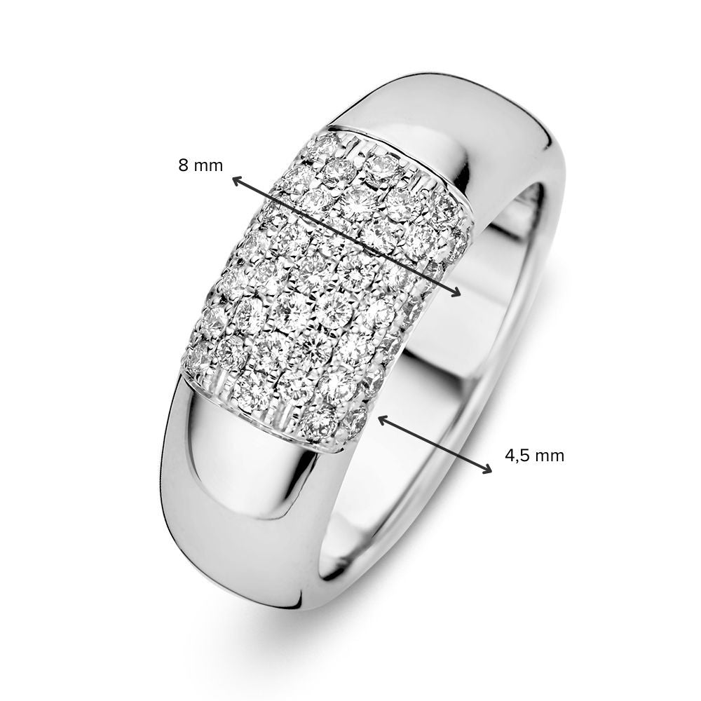 Kräftiger Ring aus Weißgold mit Pavé-Diamanten (insgesamt 0,67 Karat)