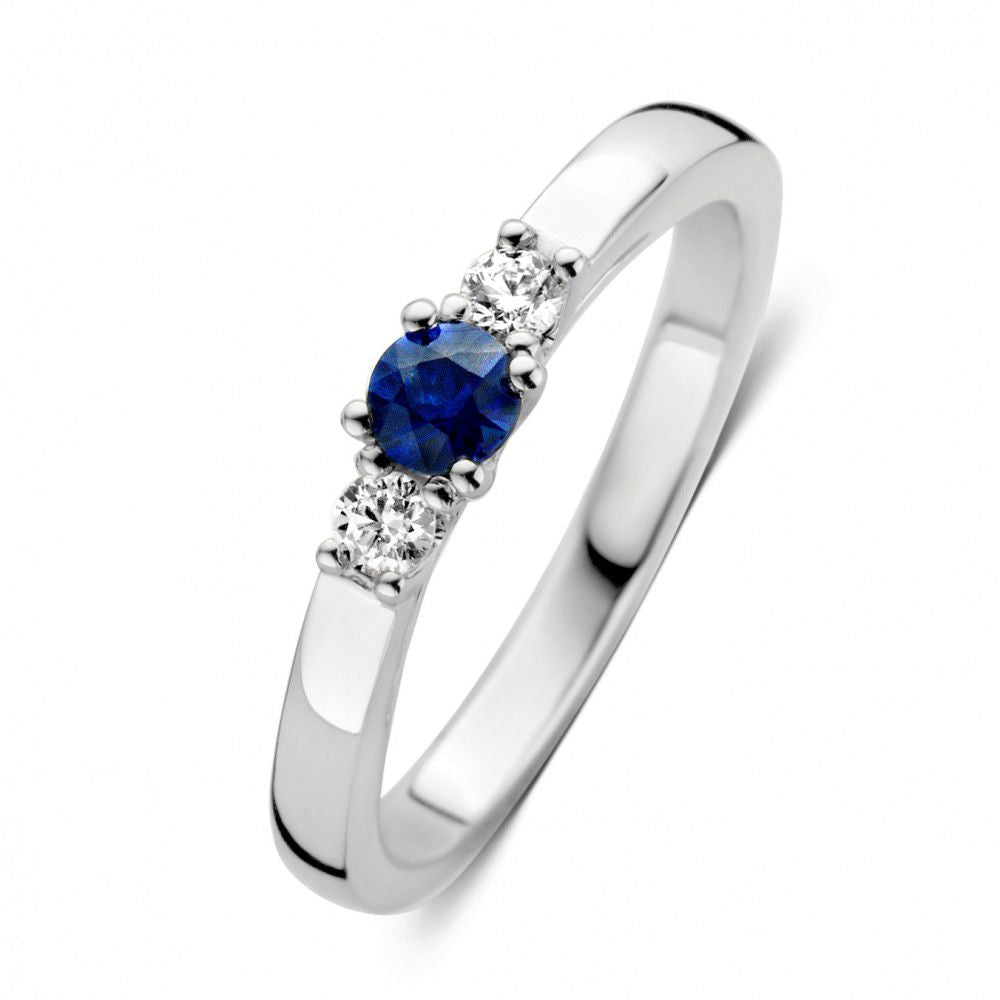 Damenring aus Weißgold mit blauem Saphir und zwei weißen Brillanten