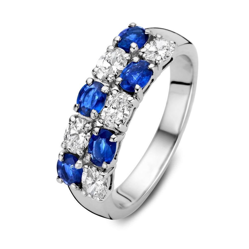 Ring aus 14-karätigem Weißgold mit oval geschliffenen blauen Saphiren und 0,70 Karat Diamanten