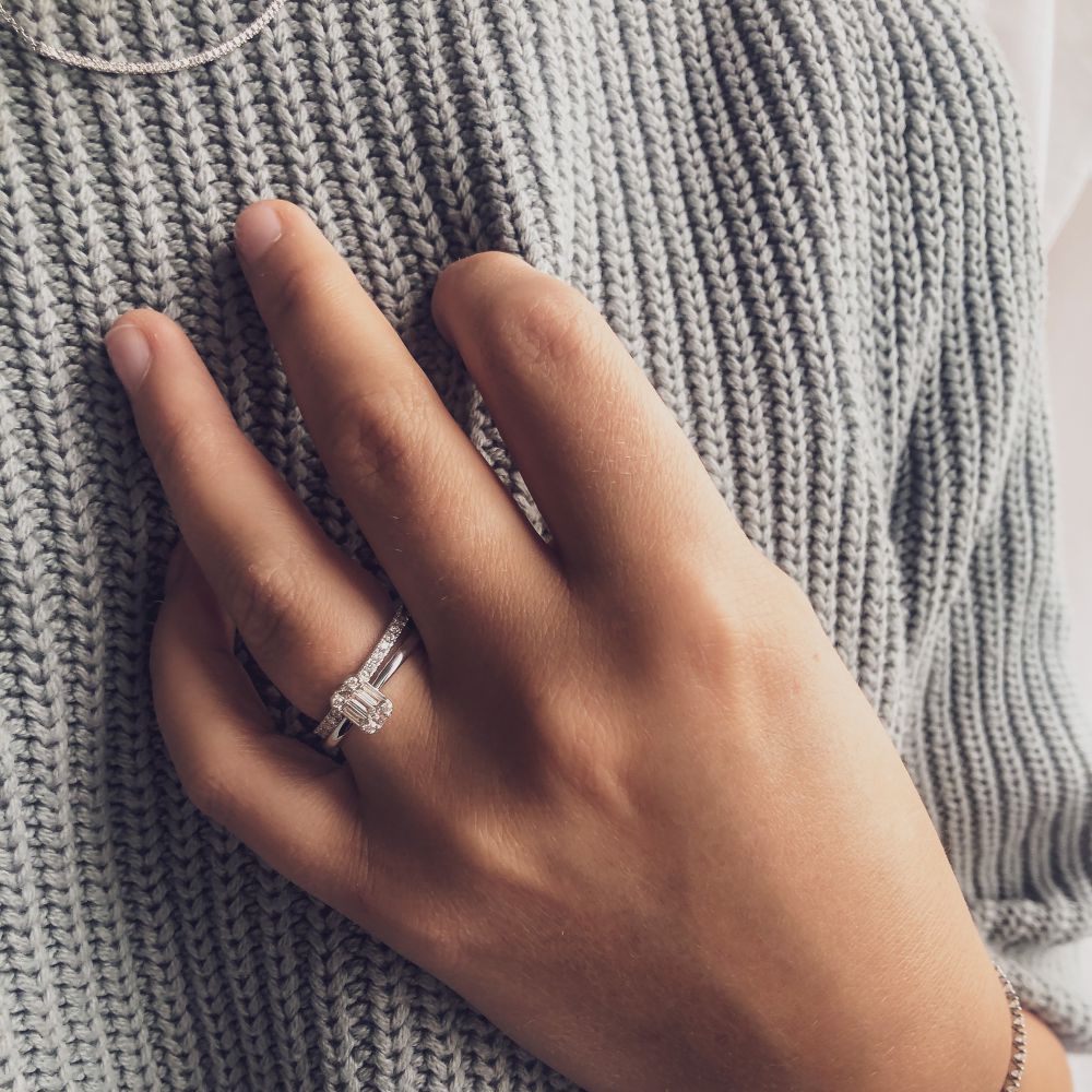 Feiner Weißgoldring mit 0,26 Karat Brillanten