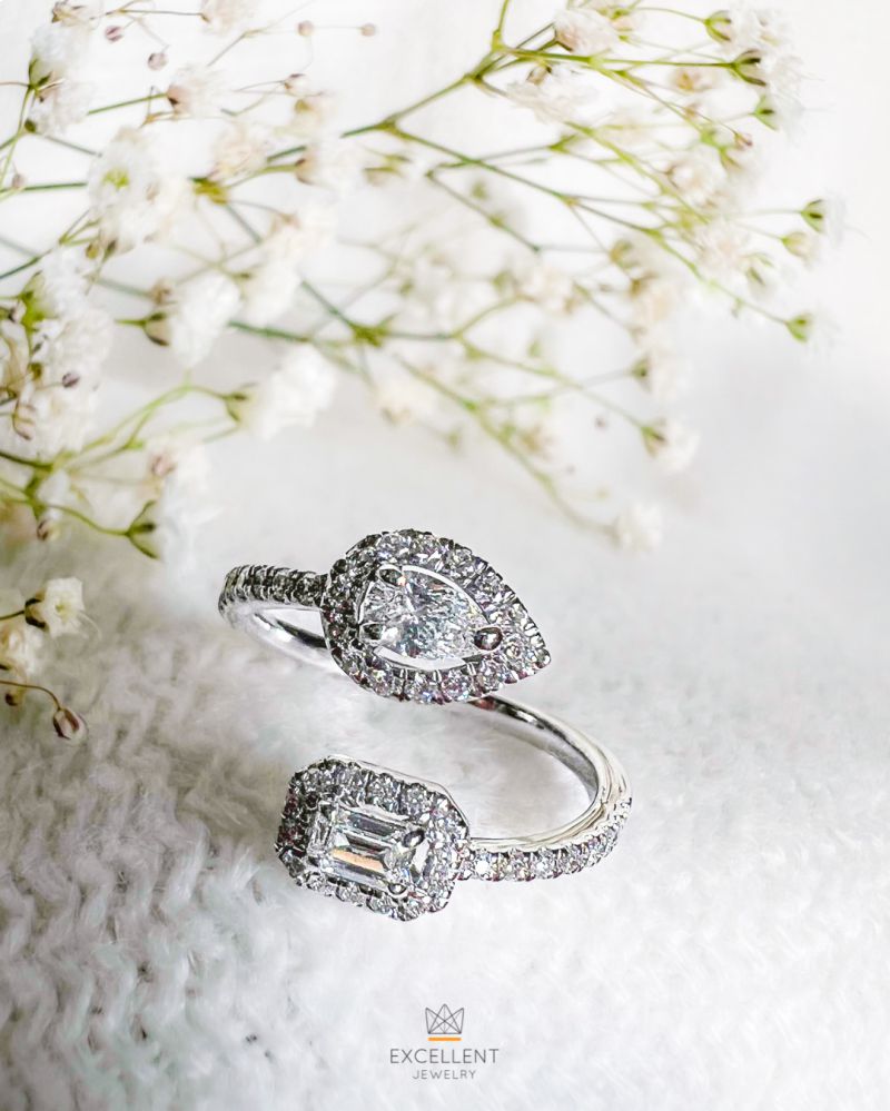 Weißgoldring mit Diamanten – 0,68 Karat – Diamanten im Smaragd- und Tropfenschliff