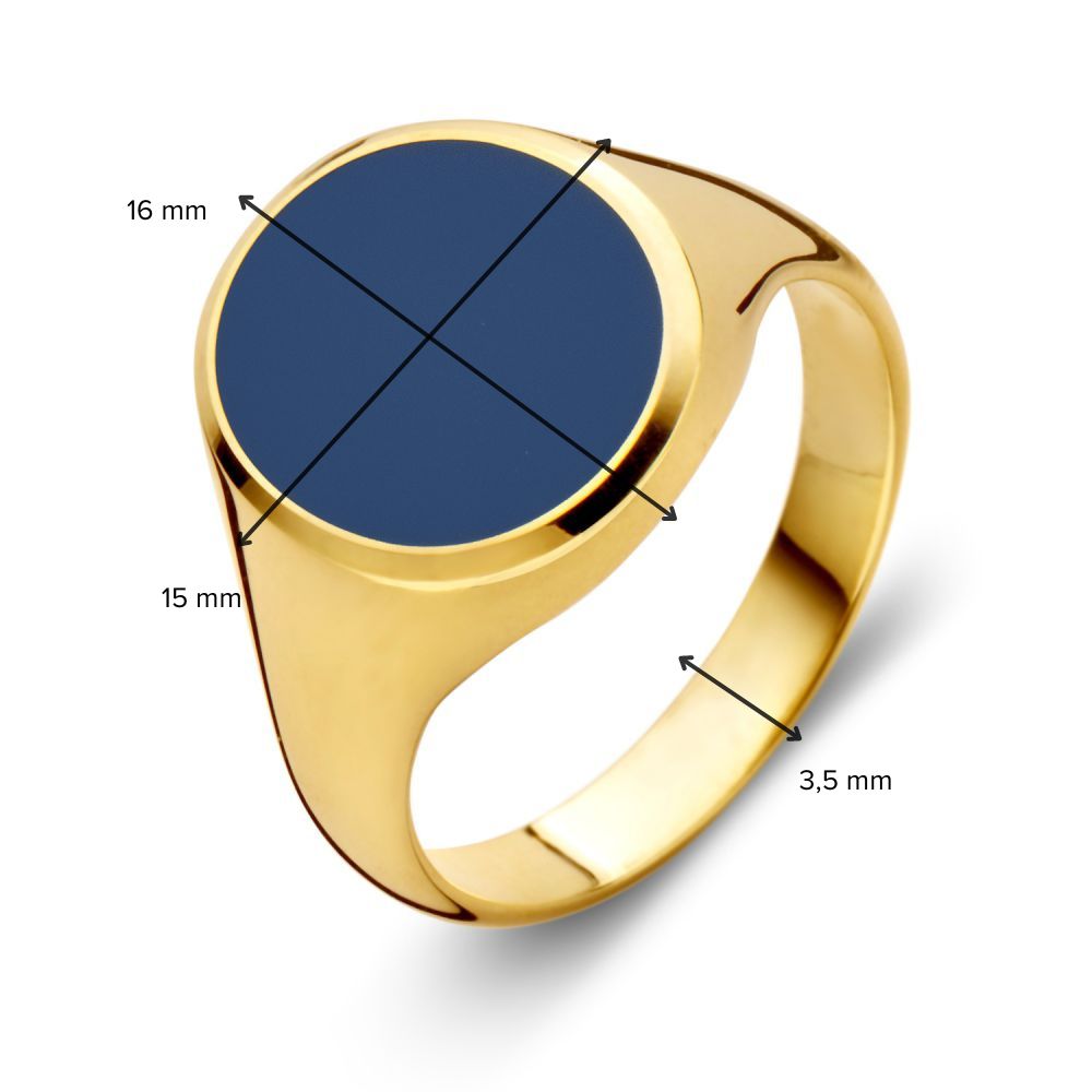 De Handgemaakte 14 Karaat Gele Gouden Zegelring voor Heren met Blauwe Lagensteen van Excellent Jewelry heeft een donkerblauwe ovale voorkant van 16 x 15 mm en een bandbreedte van 3,5 mm.
