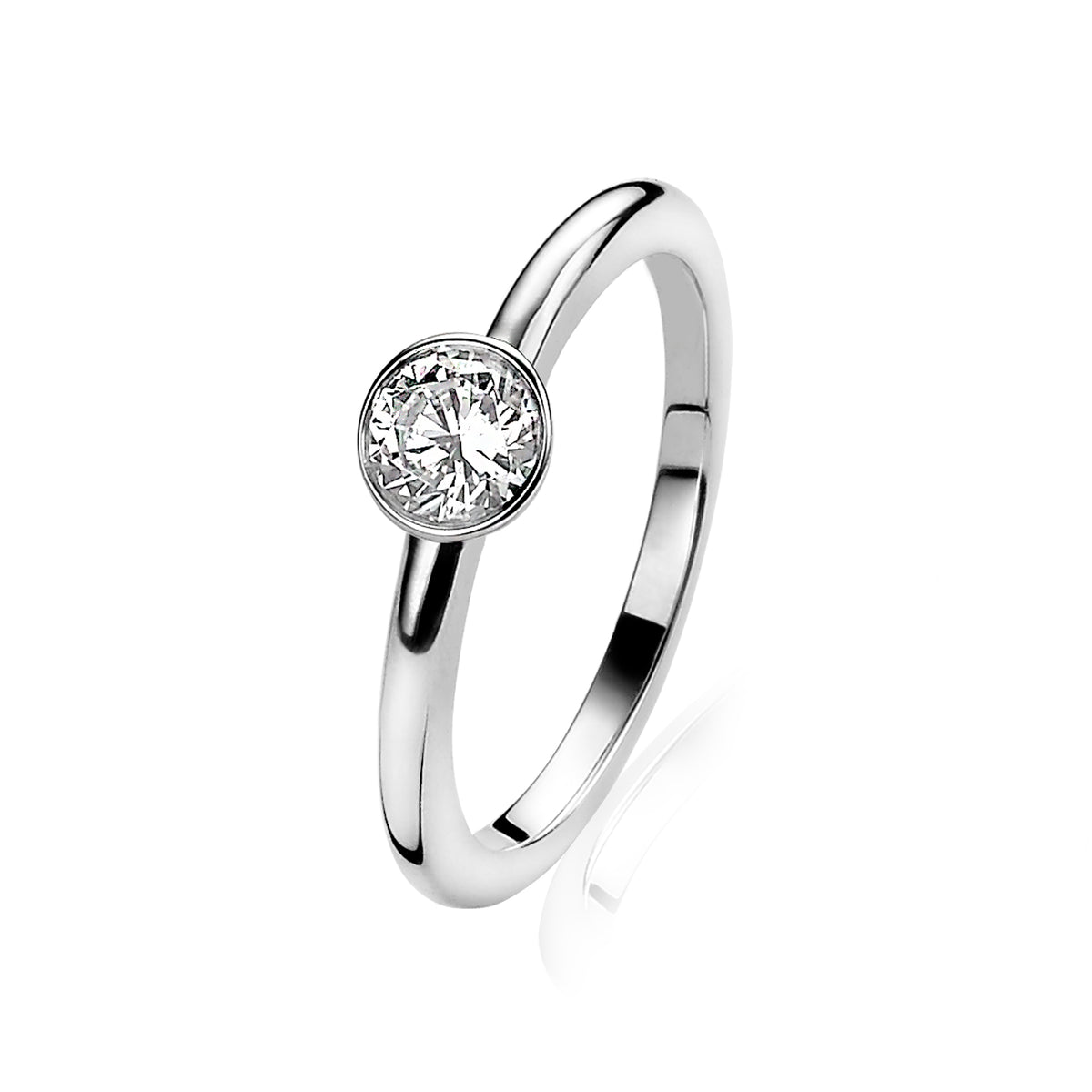 Ring aus Silber mit rundem Zirkonia in der Mitte