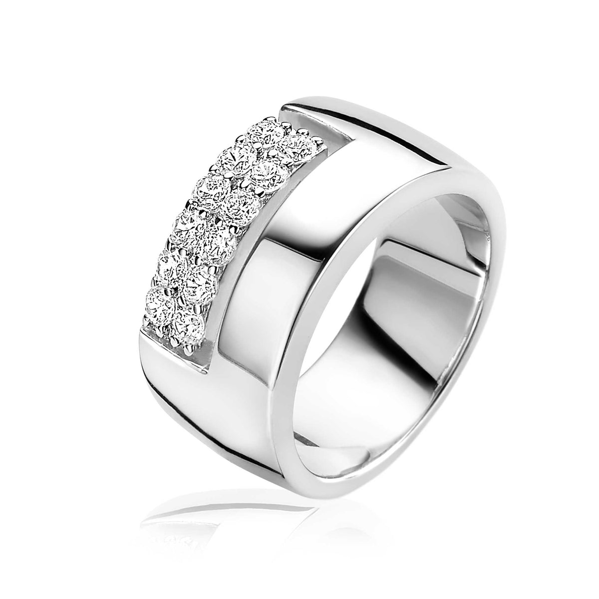 Ring aus Silber mit funkelnden Zirkonia-Steinen auf der Vorderseite