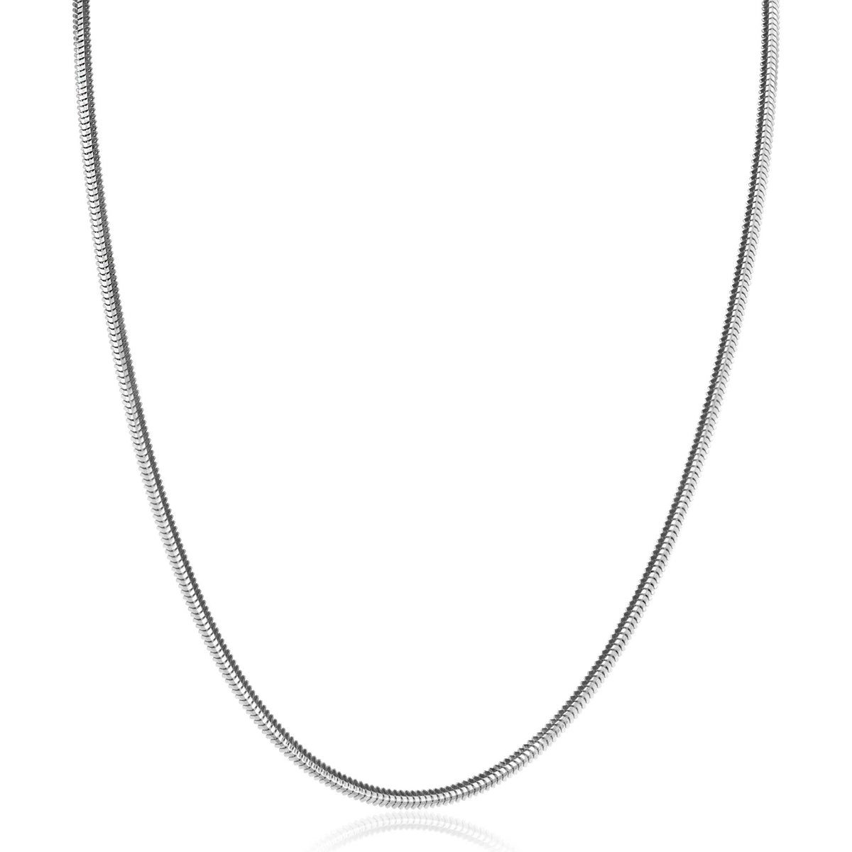 Halskette aus Silber mit feinem, glatten Design und flexibler Form