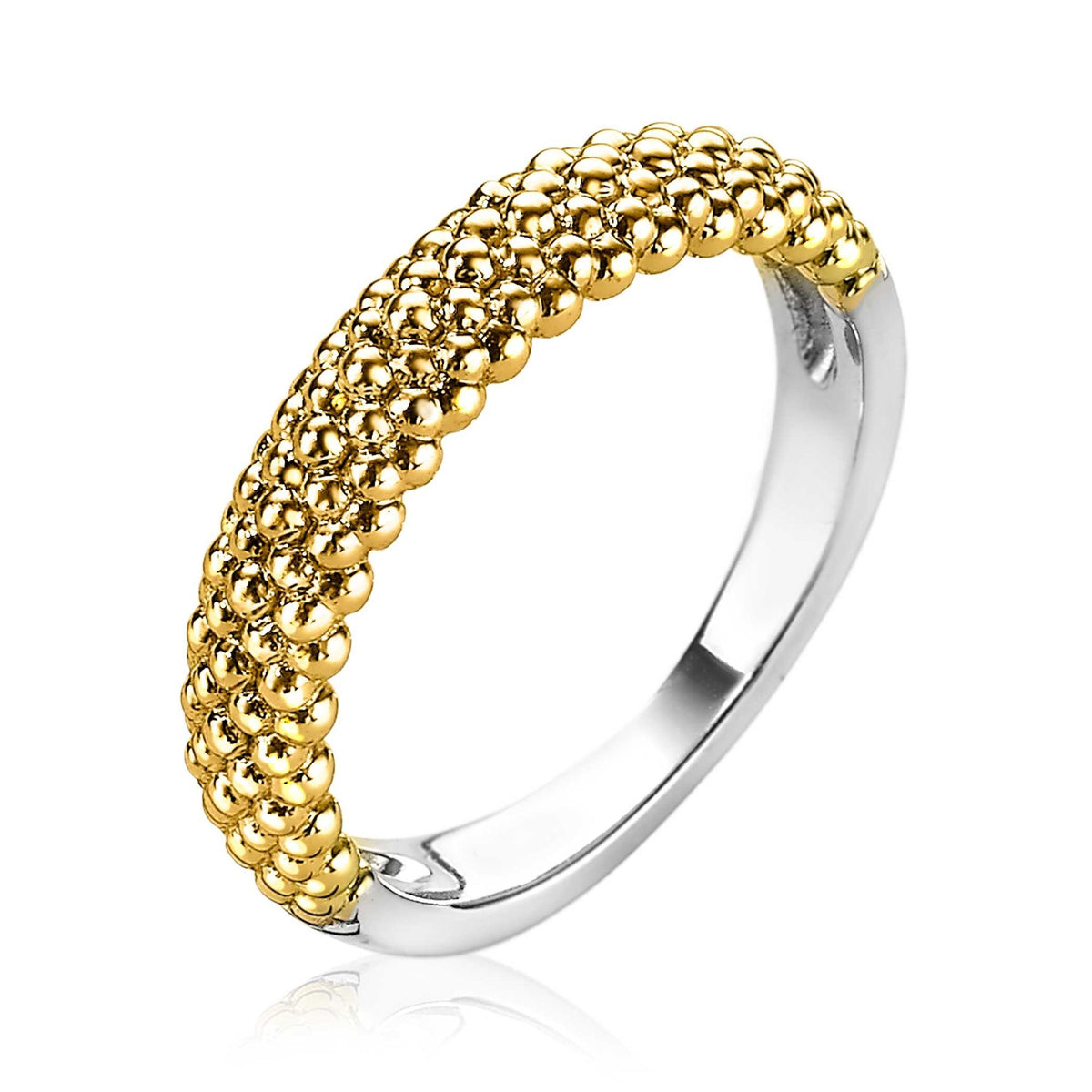 Ring mit goldplattierter Oberfläche und glänzendem, silbernem Innenring