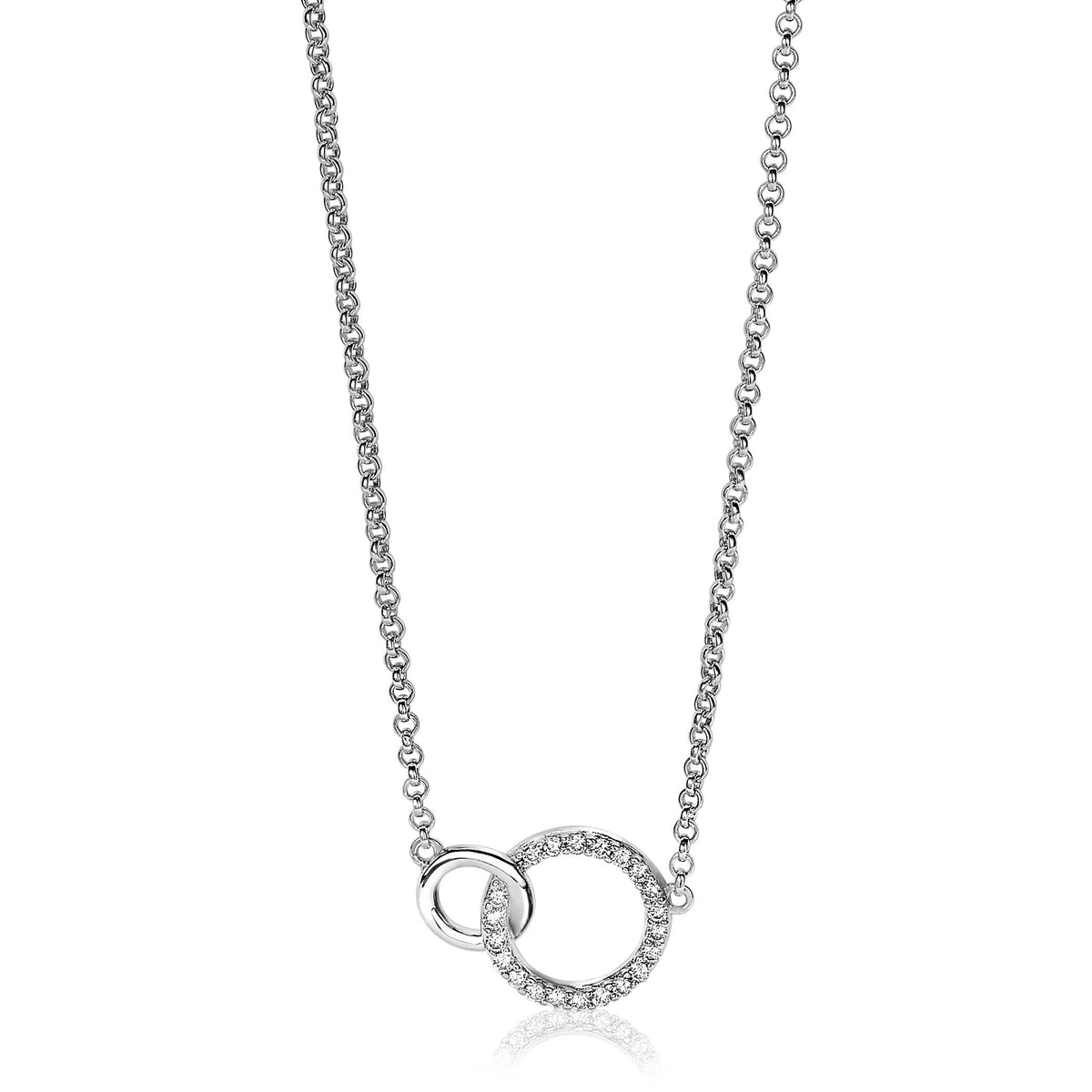 Kette aus Silber mit zwei Ringen, einer mit klaren Steinen besetzt, feine Gliederkette
