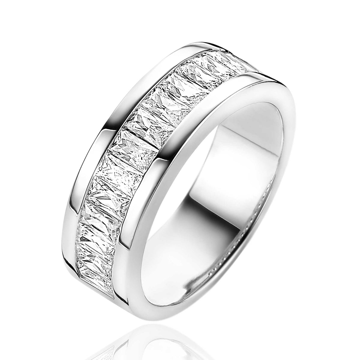 Ring aus Silber mit klaren, rechteckigen Zirkonia-Steinen in der Mitte