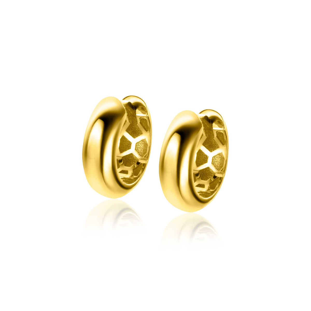 Ohrringe aus Gold mit geschwungener Form und glänzender Oberfläche