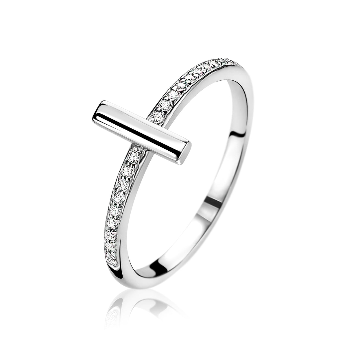 Ring aus Silber mit Zirkonia-Steinen und einem geraden, glänzenden Element