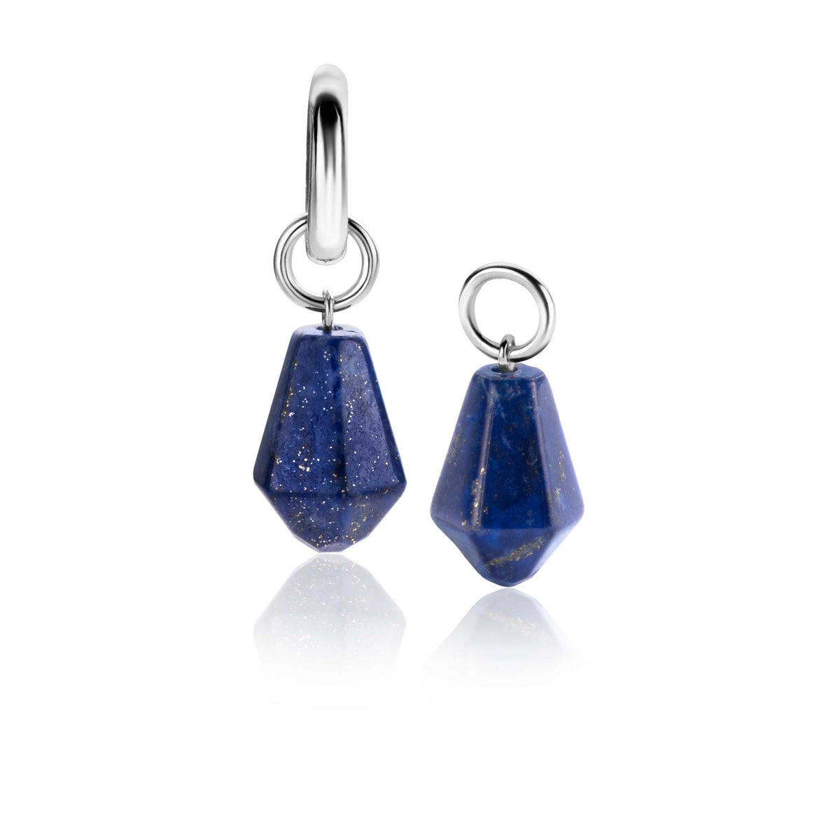 Ohrringe mit blauen Lapislazuli-Elementen und silbernem Anhänger