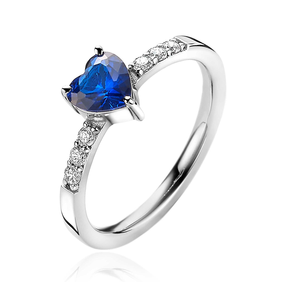 Ring aus Silber mit herzförmigem blauen Edelstein und kleinen weißen Zirkonia-Steinen