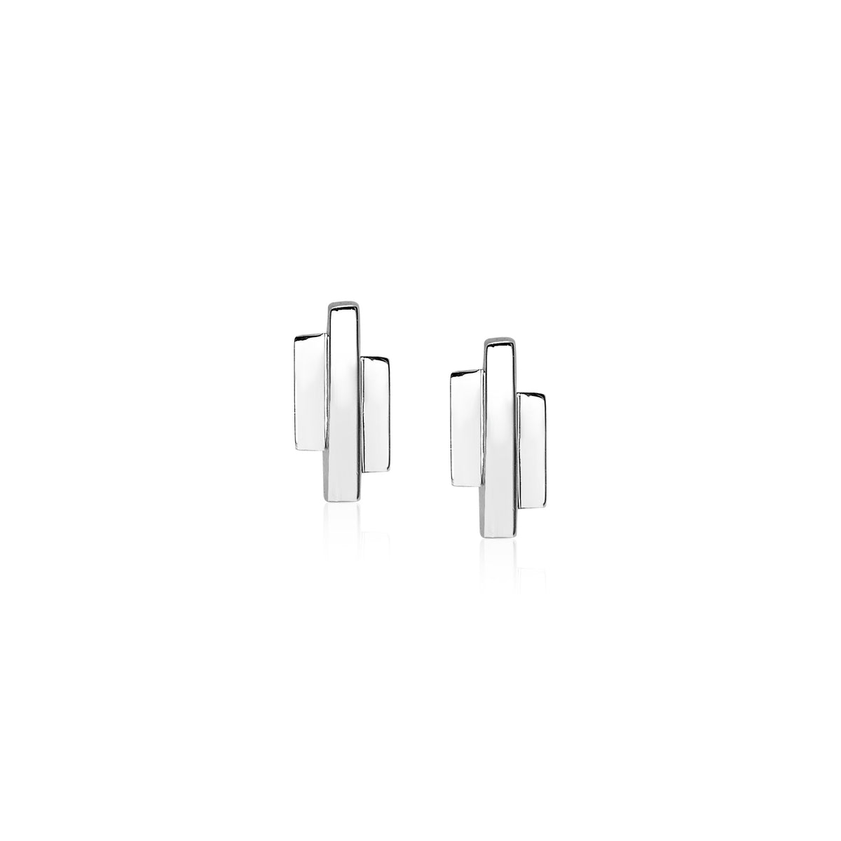 Ohrringe aus Silber mit geometrischem Design und glänzender Oberfläche